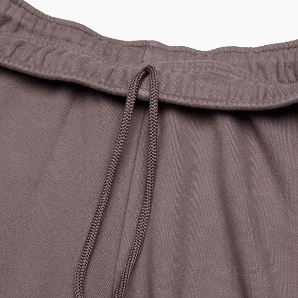 Aritzia Cozy Sweatfleece Mega Cargo Sweatpant In Taupe - Picture 6 of 7